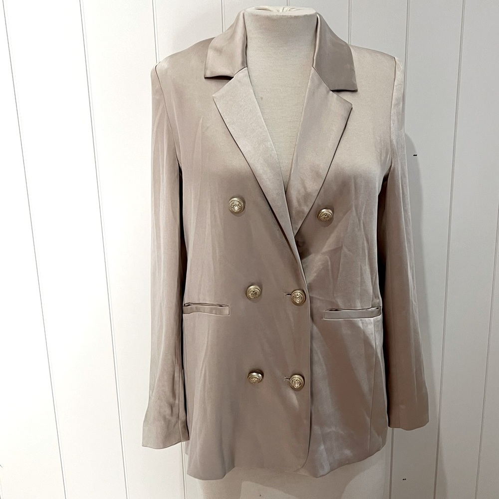 GENERATION LOVE  NWT LEIGHTON SATIN BLAZER CHAMPAGNE size S
